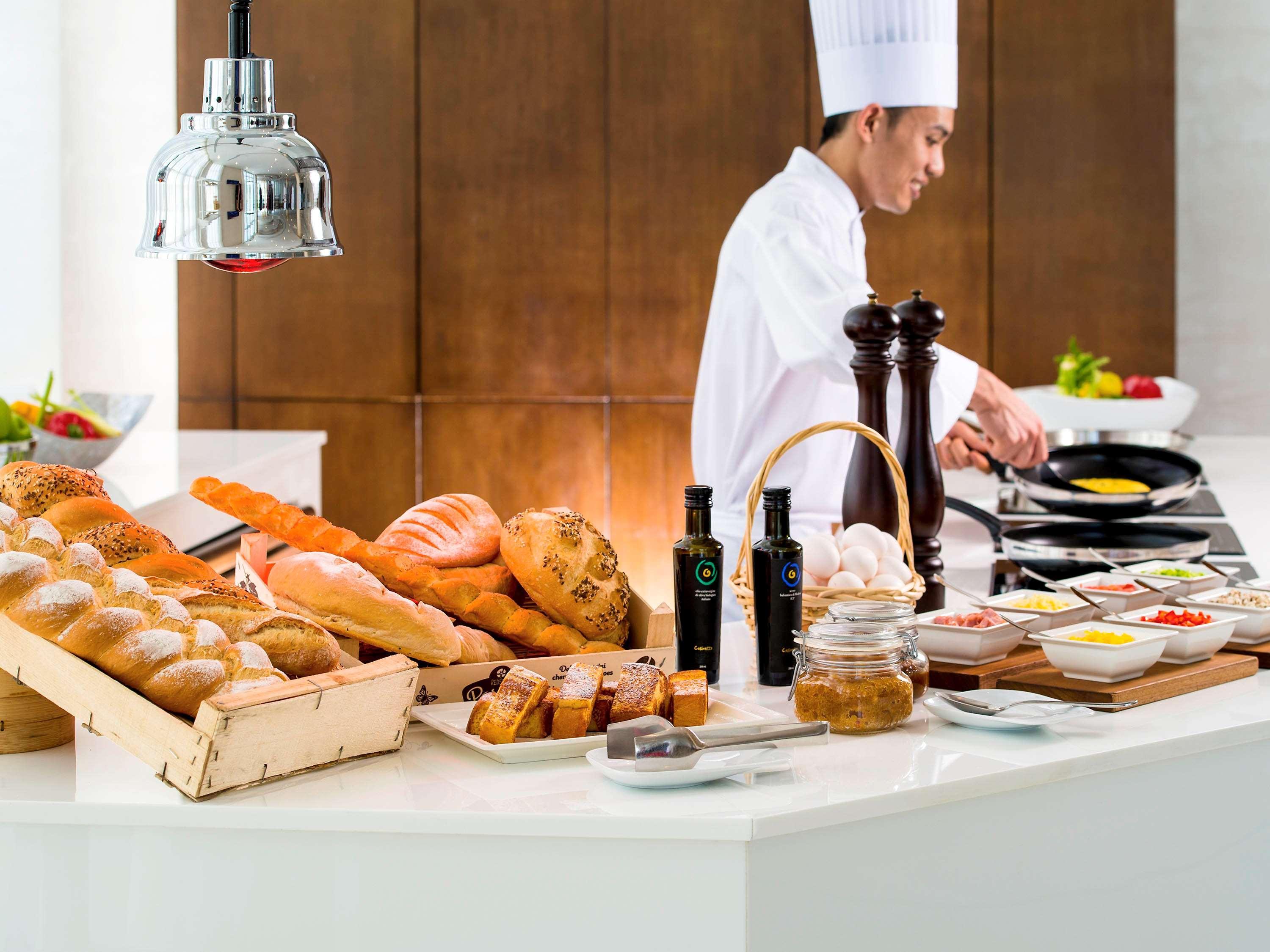 Novotel Gate Hotel 4*